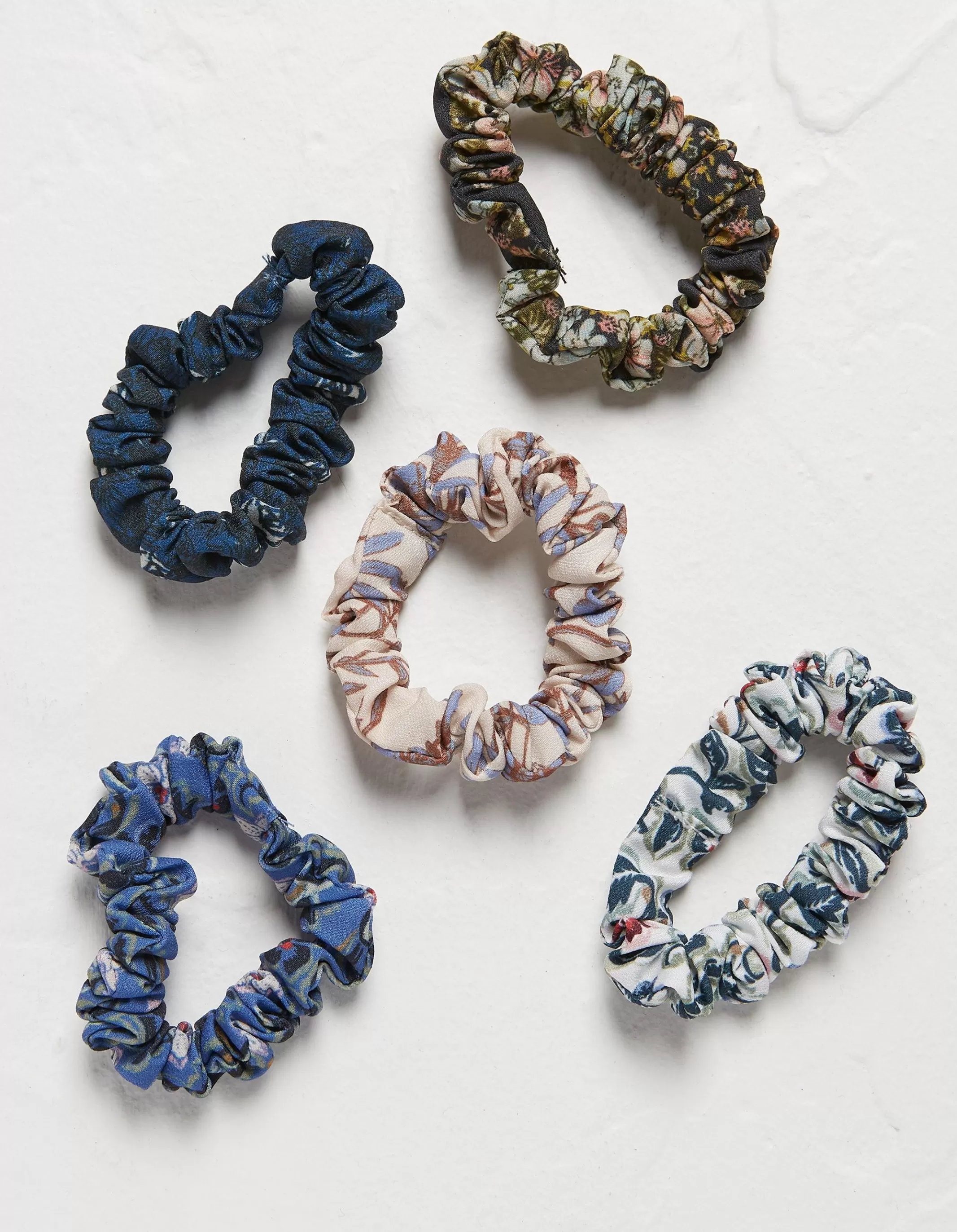 Cheap FatFace 5 Pack Elsewhere Print Scrunchies Navy