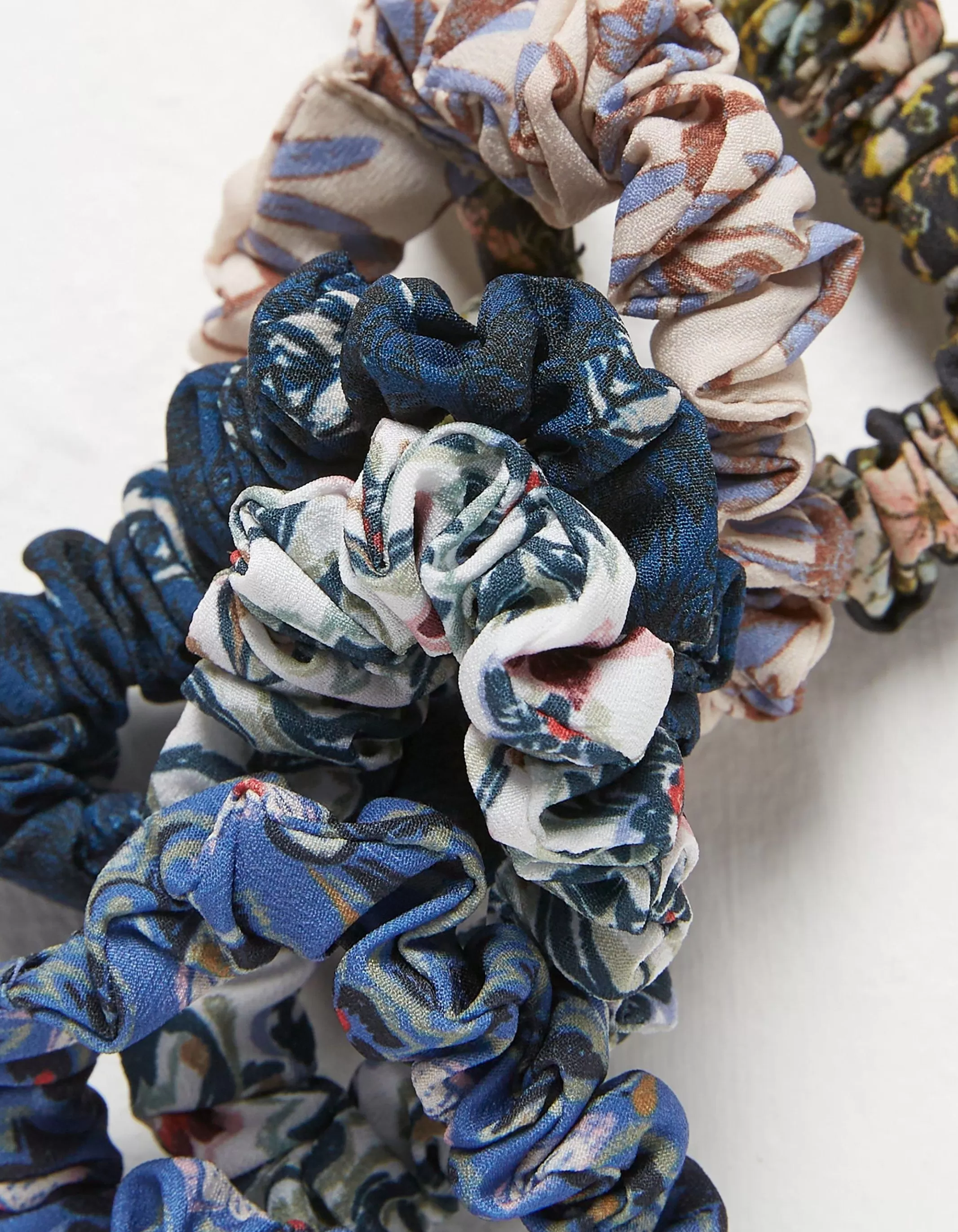 Cheap FatFace 5 Pack Elsewhere Print Scrunchies Navy