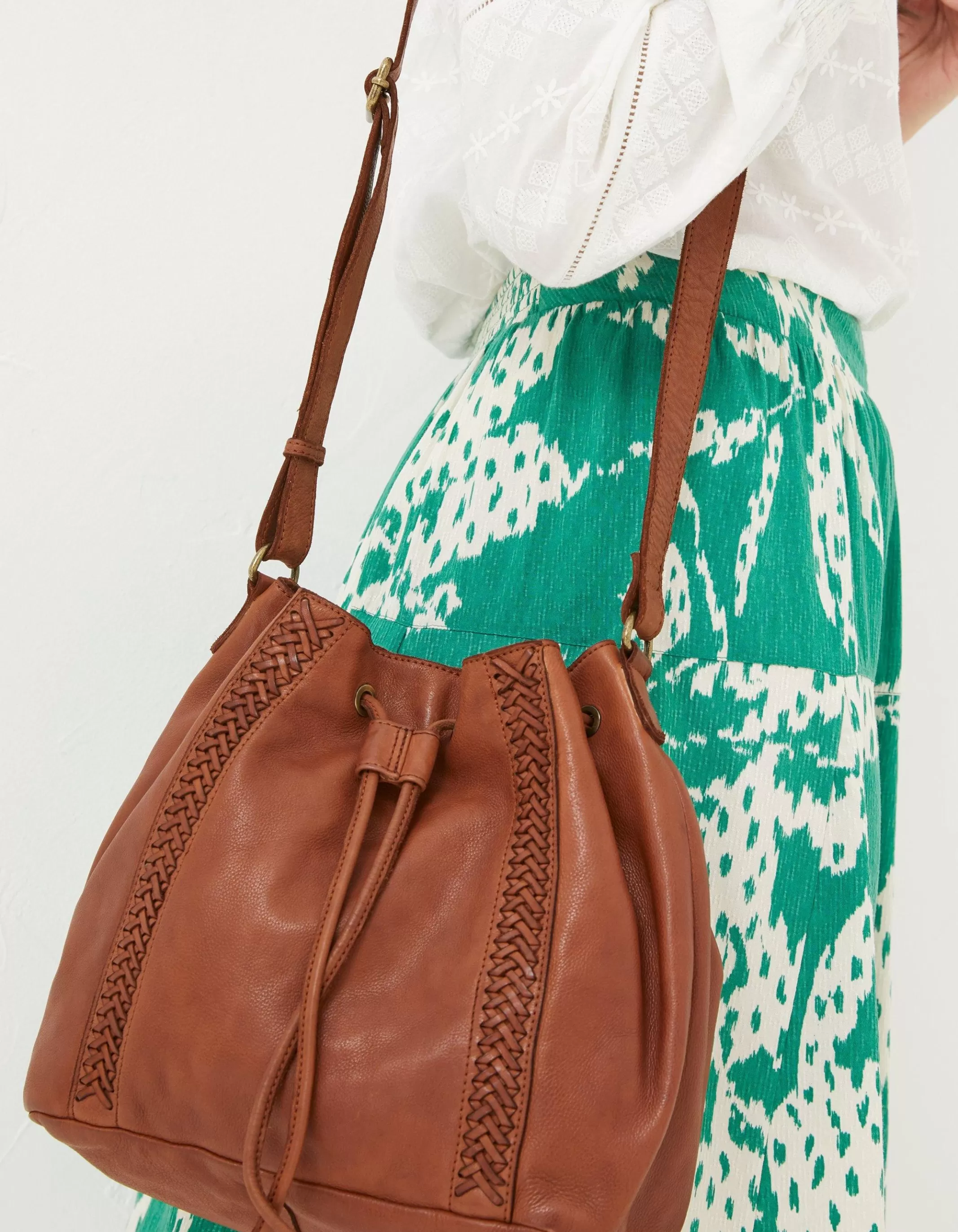 Hot FatFace Awna Leather Bucket Bag Tan