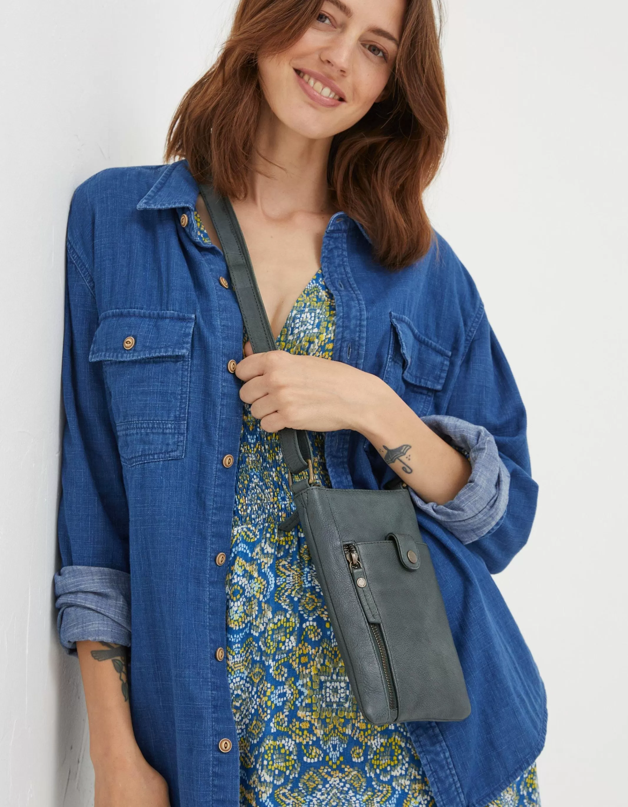 Hot FatFace Essie Phone Bag Teal Blue