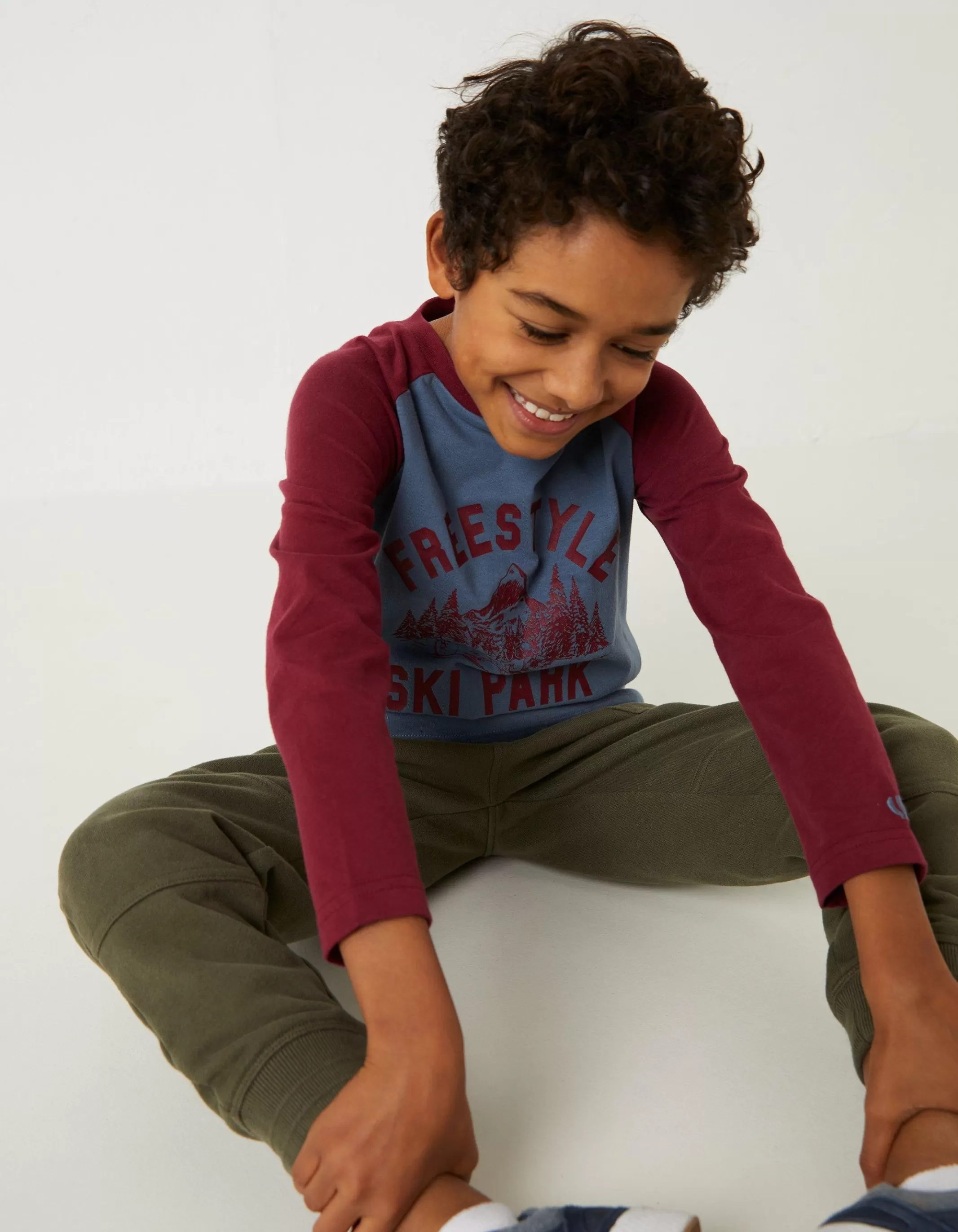 Fashion FatFace Freestyle Ski Raglan T-Shirt Burgundy