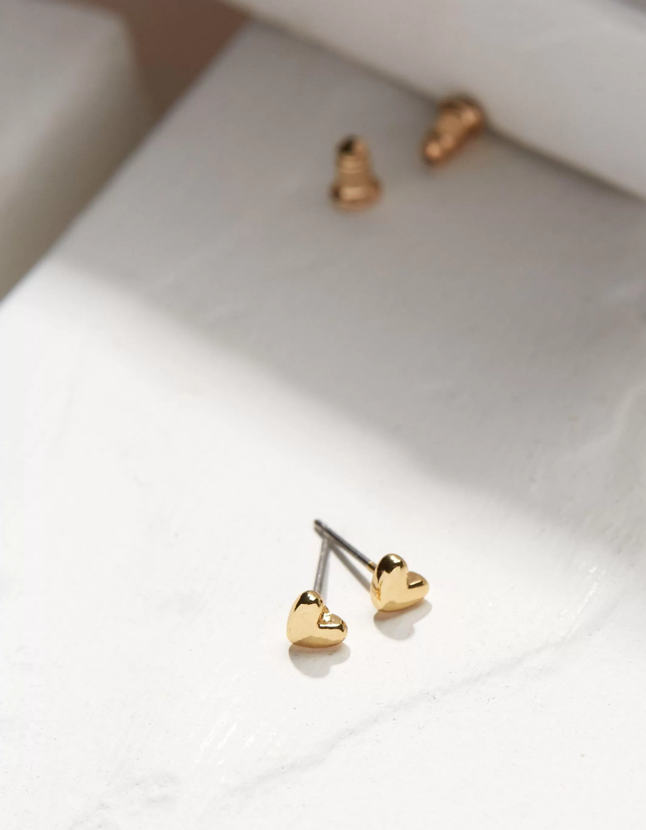 Store FatFace Heart Studs Gold