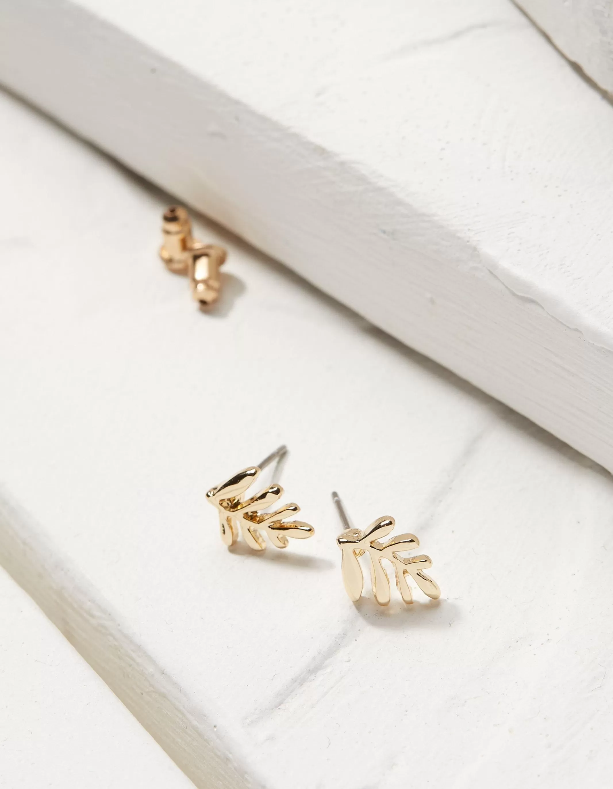 Fashion FatFace Leaf Stud Earrings Gold