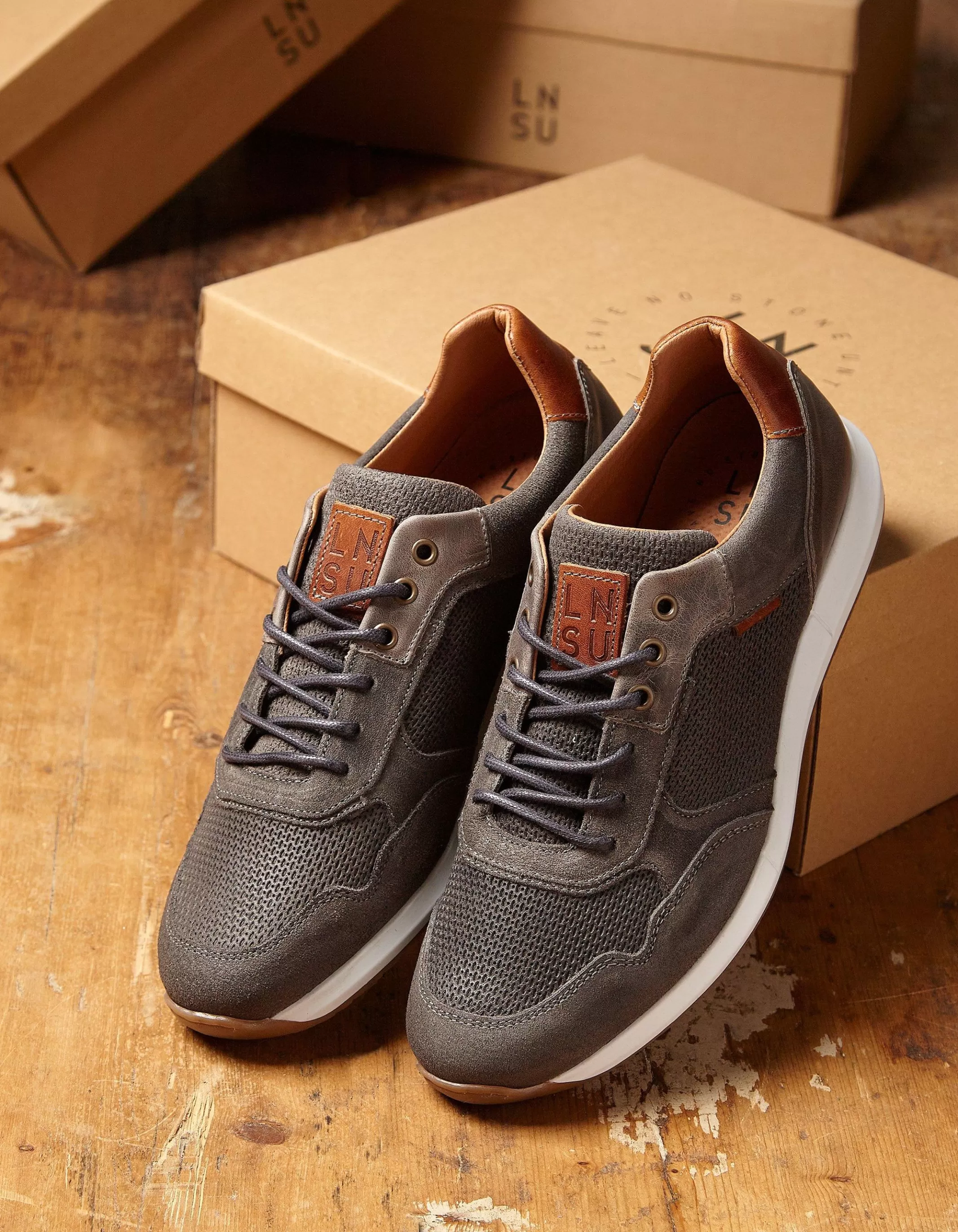 Hot FatFace Leather Trainer Grey