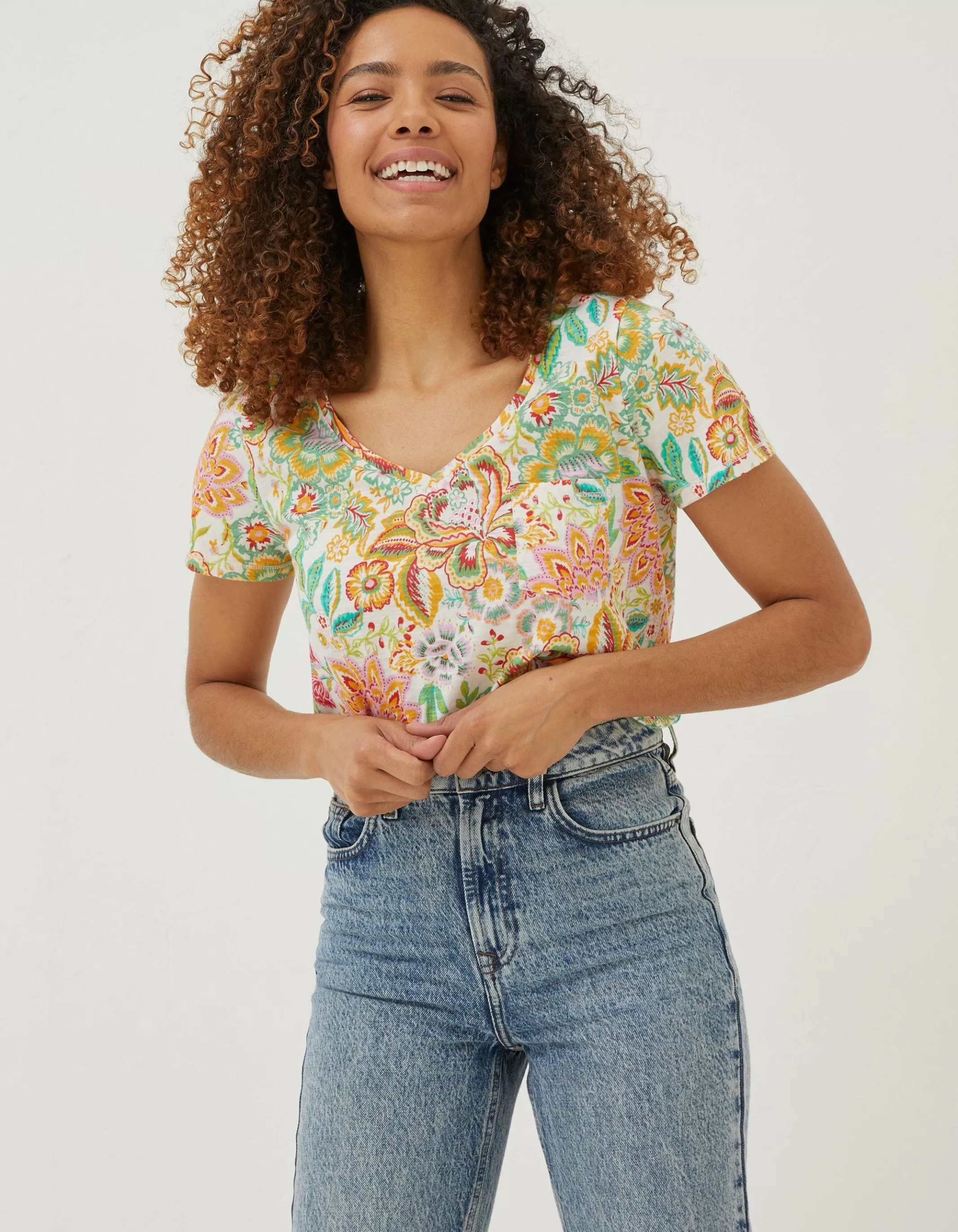Store FatFace Maggie Paradise Floral T-Shirt Ivory