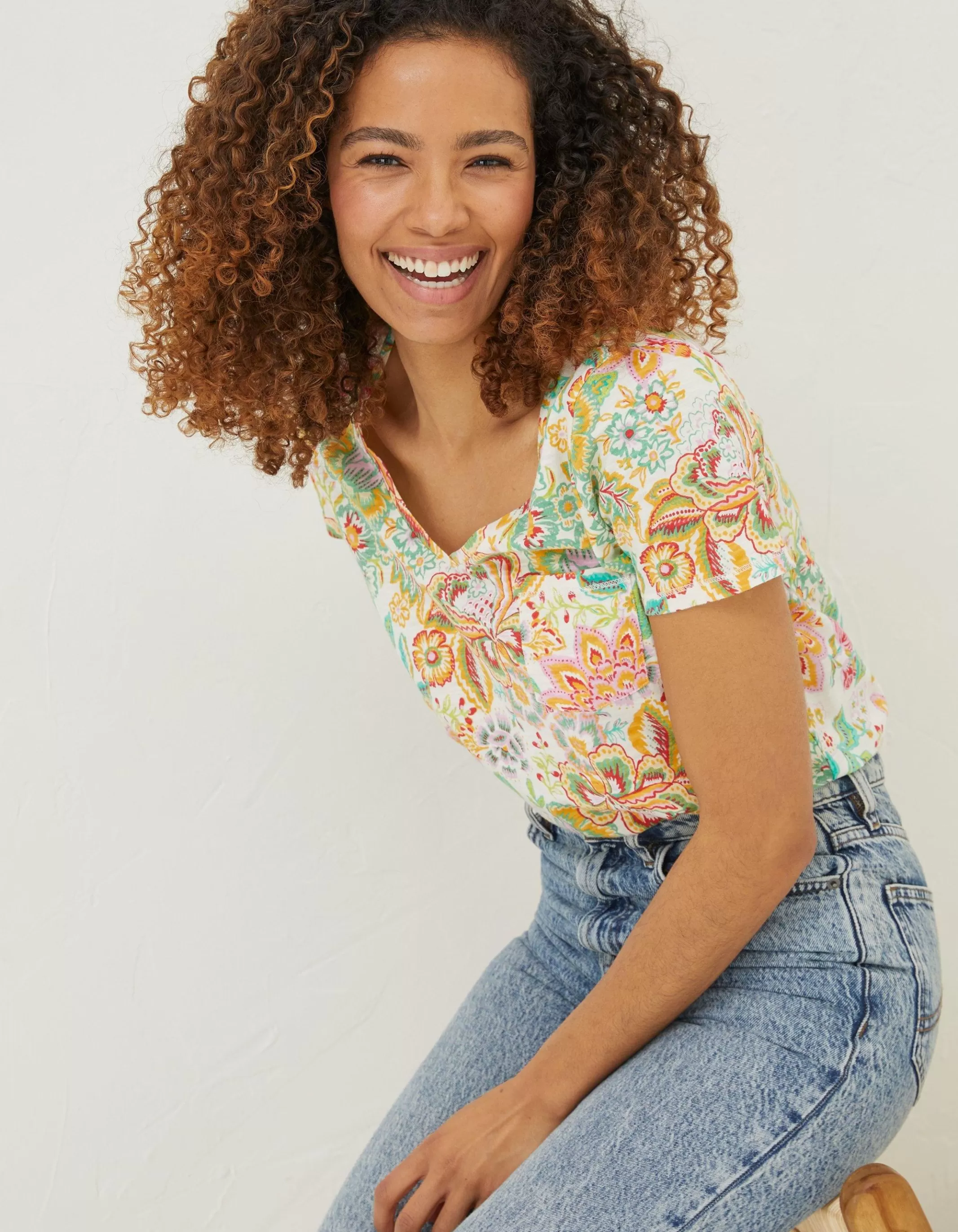 Store FatFace Maggie Paradise Floral T-Shirt Ivory