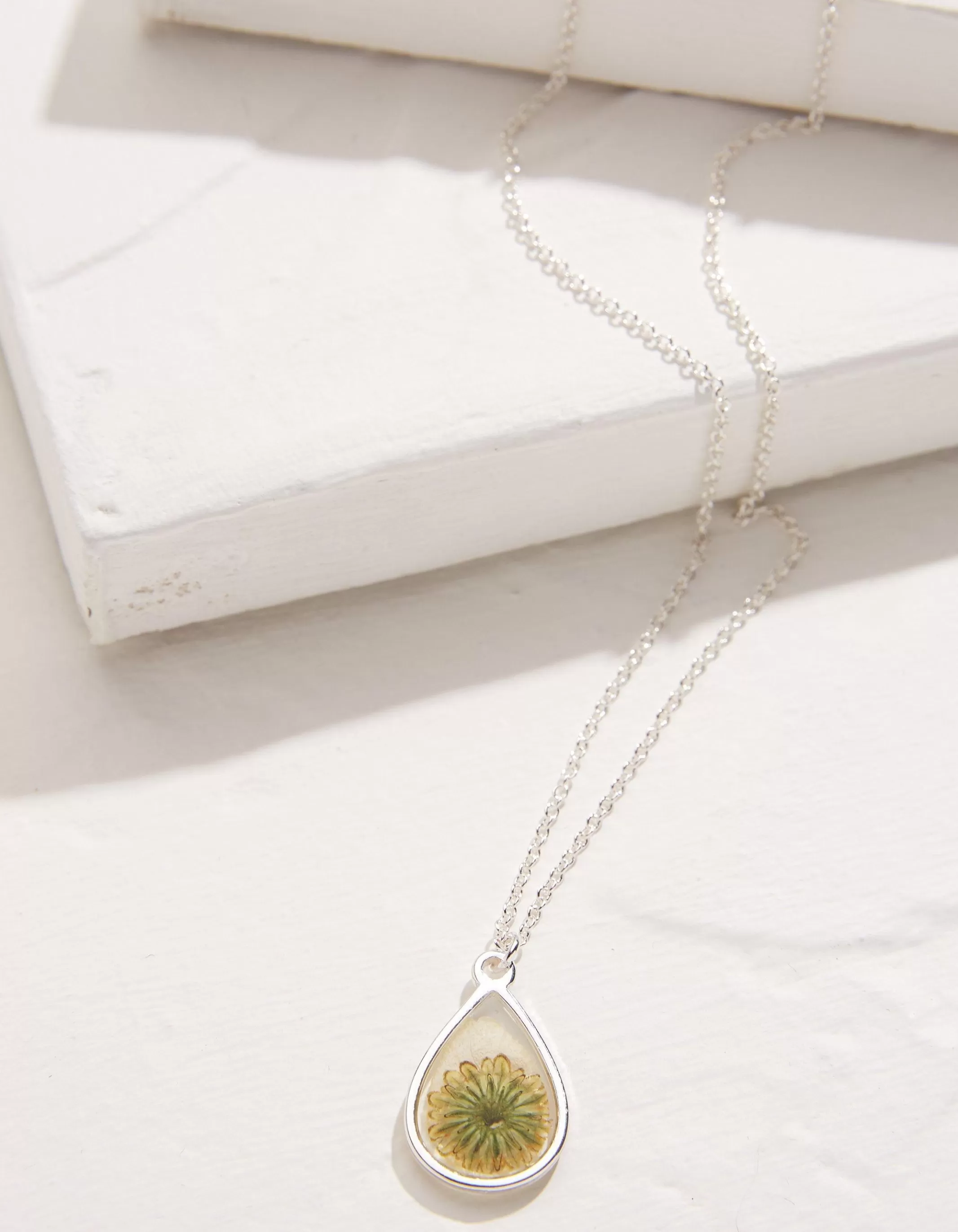 Best Sale FatFace Pressed Daisy Necklace Silver
